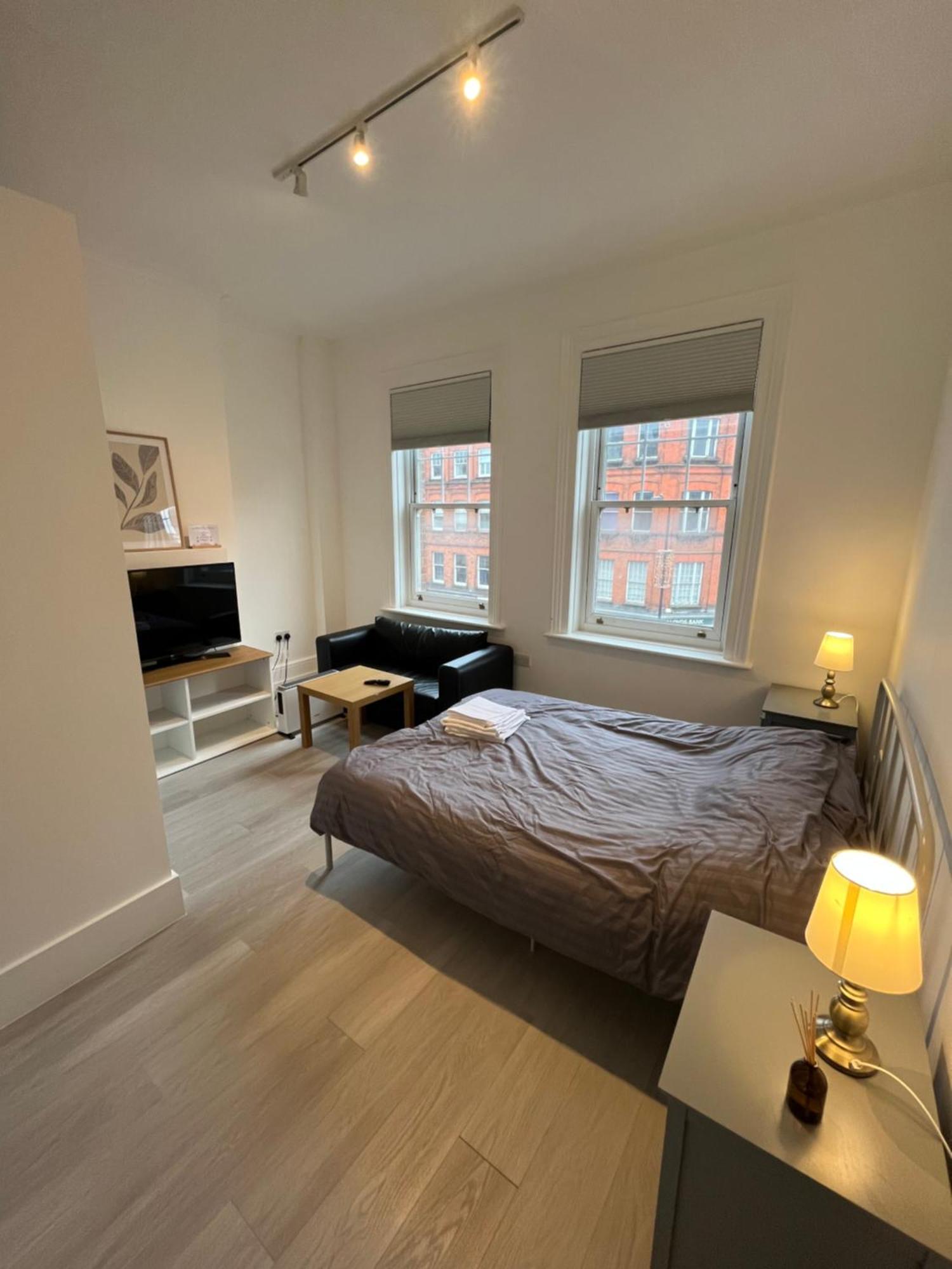 Camden B&B *